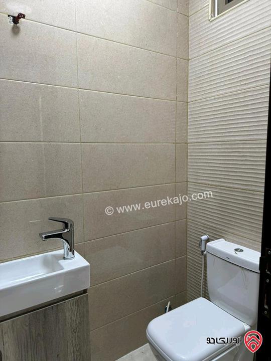 شقة فارغة طابق ثالث مساحة 110م للإيجار في عمان - الدوار السابع 