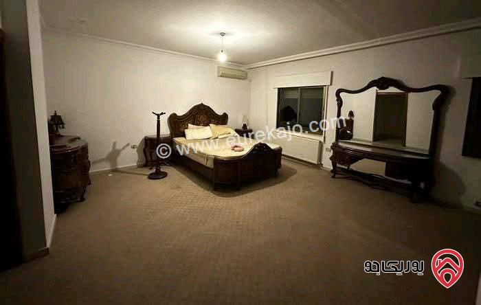 شقة فارغة طابق ثالث مساحة 250م للايجار في عمان - عبدون