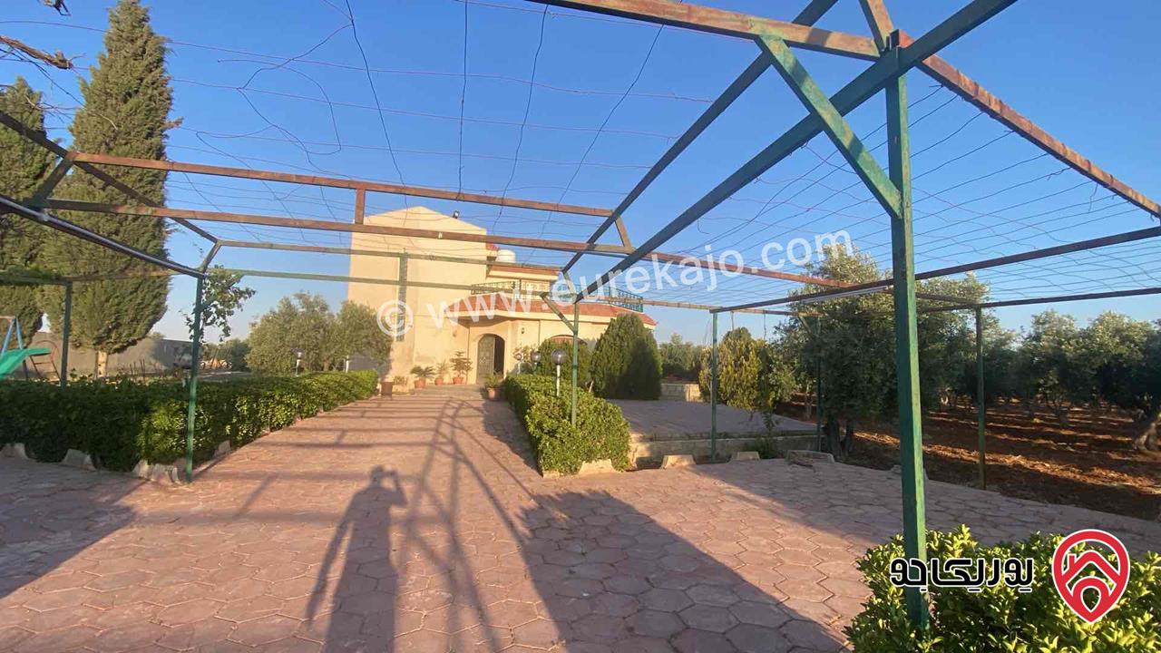 فيلا مع مزرعة مساحة البناء 250م على أرض 10 دونم للبيع في مادبا 