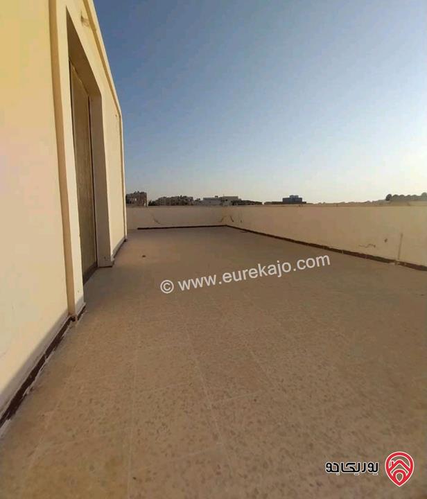 شقة مساحة 260م سوبر ديلوكس طابق اخير مع روف للبيع في عمان - الرابية بسعر مغري جداً 