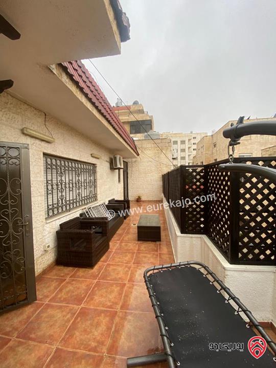 شقة مساحة 318م طابق ثالث للبيع في عمان - الرابية 