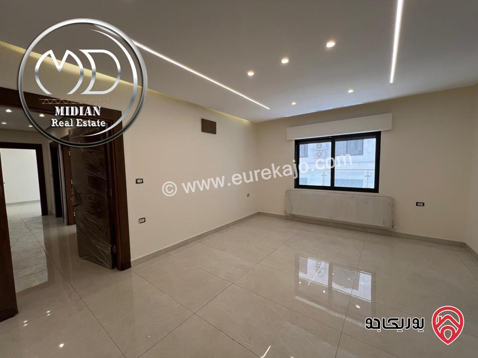 شقق للبيع في عمان - الشميساني مساحات 220م تشطيبات و ديكورات عصرية فاخرة اطلالة جميلة جديدة لم تسكن