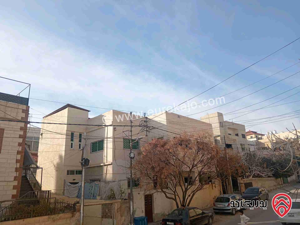 منزل مكون من طابقين مساحة 275م على أرض 220م للبيع في الرصيفة - ياجوز الجبل الشمالي 