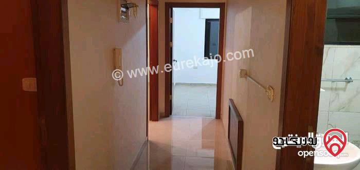 شقة فارغة طابق اول مساحة 96م للإيجار في عمان - الرابية 