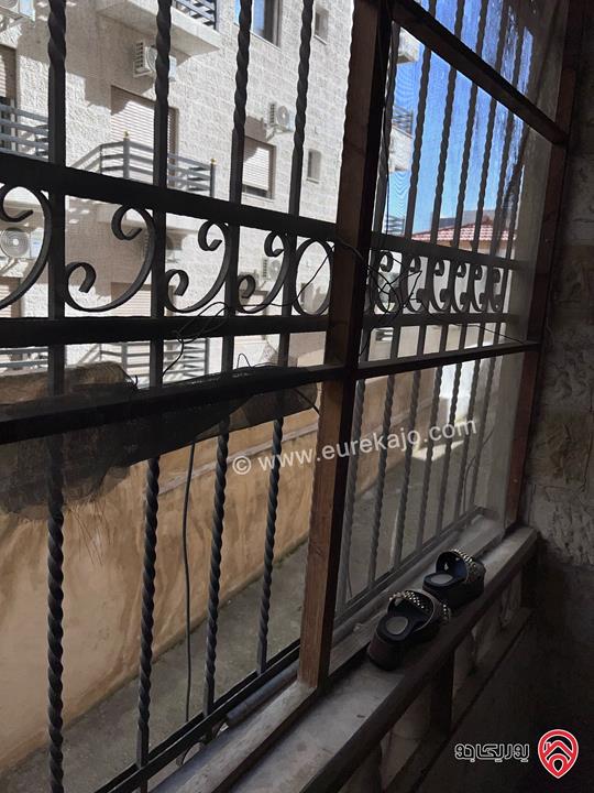 شقة شبه أرضية مساحة 100م داخلي و 100م خارجي للبيع في عمان - الجبيهة 