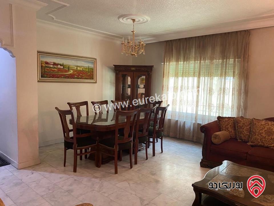 شقة ديلوكس طابق اول مساحة 205م للبيع في عمان - الرابية