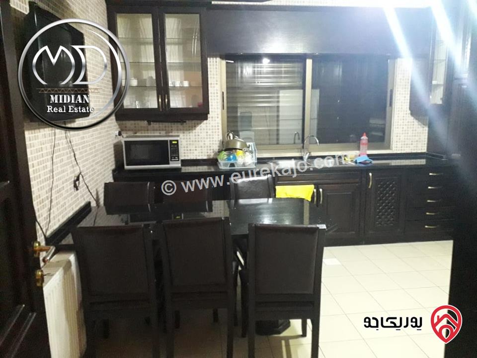 شقة أرضية مفروشة للايجار في عمان - خلدا مساحة 200م مع ترس و حديقة 150م تشطيبات و فرش سوبر ديلوكس بسعر مميز