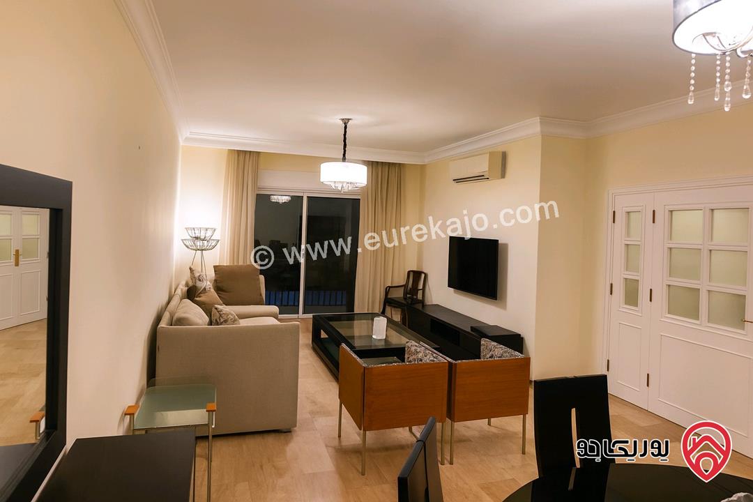 شقة أرضية مساحة 152م داخلي و 50م خارجي للايجار مفروشة في عمان - عبدون