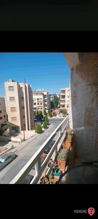 شقة مساحة 178م طابق ثالث للبيع في عمان - الصويفية