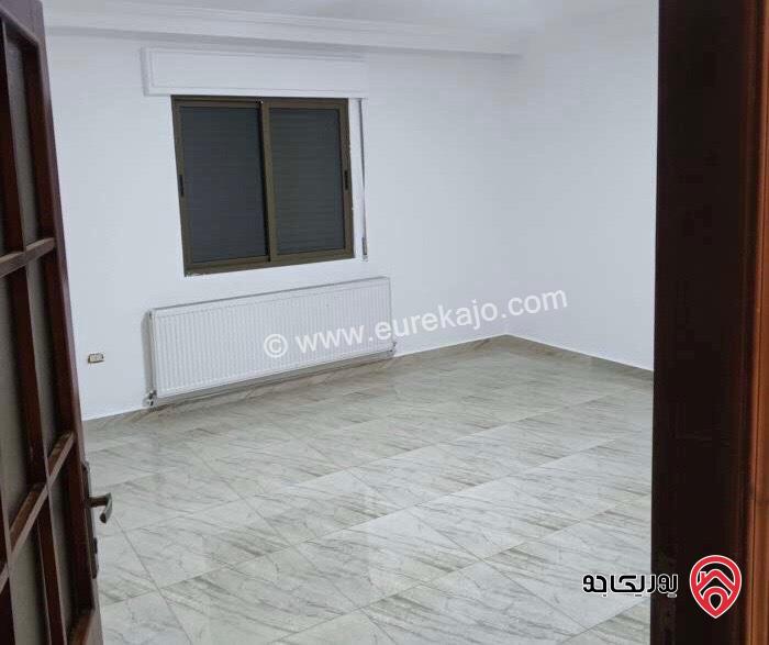 شقة أرضية مساحة 200م مع حديقة 100م ومدخل خاص فارغة للايجار في عمان - مرج الحمام