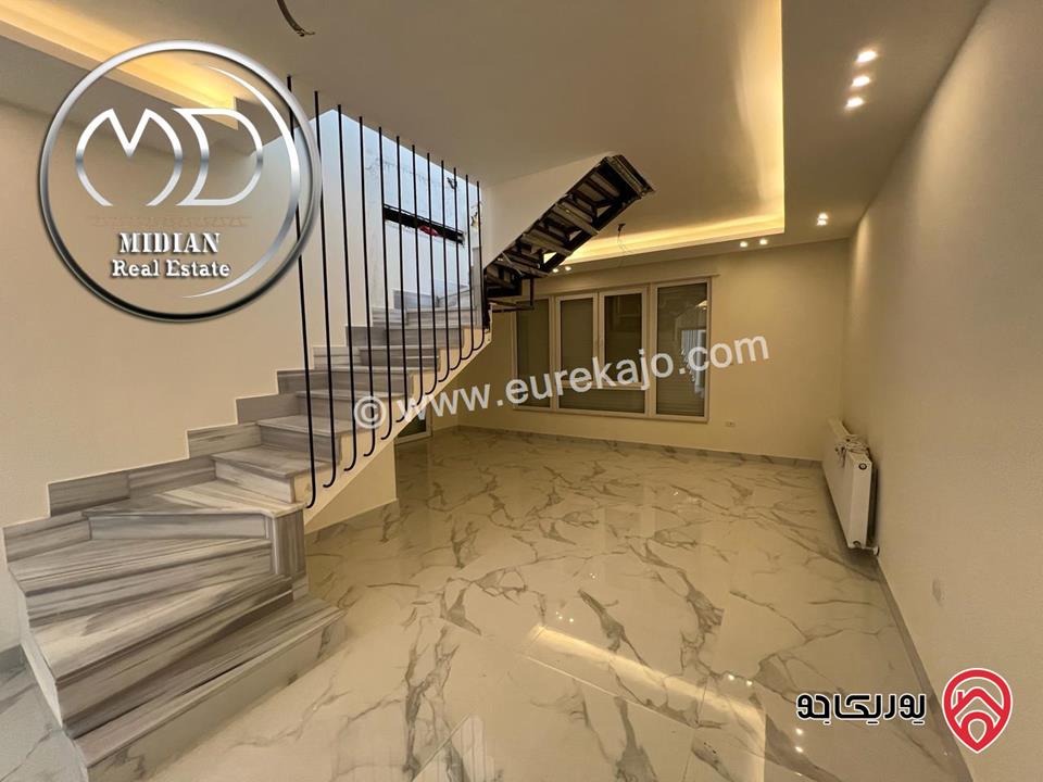 شقة دوبلكس جديدة للبيع في عمان - خلدا طابق أخير مع روف مساحة 210م مع تراسات اطلالة رائعة بسعر مميز