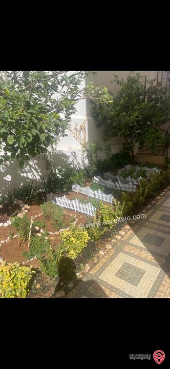 شقة دوبلكس طابق أرضي وشبه ارضي مساحة 310م داخلي و 300م خارجي للبيع في عمان - أم أذينة من المالك