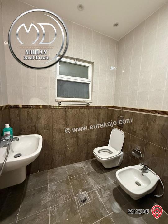 شقة فارغة للايجار في عمان - خلدا مساحة 220م طابق أول تشطيبات و ديكورات سوبر ديلوكس بسعر مميز جداً