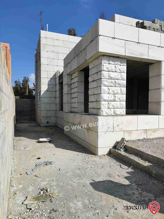 منزل فيلا عظم مساحة البناء 380م على أرض 450م للبيع في عمان - اليادودة
