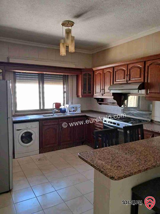 شقة فارغة طابق ثالث مساحة 128م للإيجار في عمان - ضاحية الأمير راشد 