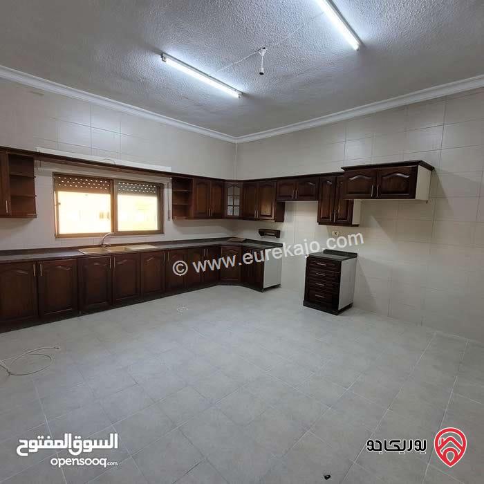 شقة طابق رابع مساحة 214م للايجار في عمان - خلدا