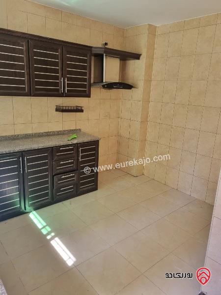 شقة شبه أرضية مساحة 120م داخلي و 50م خارجي للايجار في عمان - تلاع العلي 