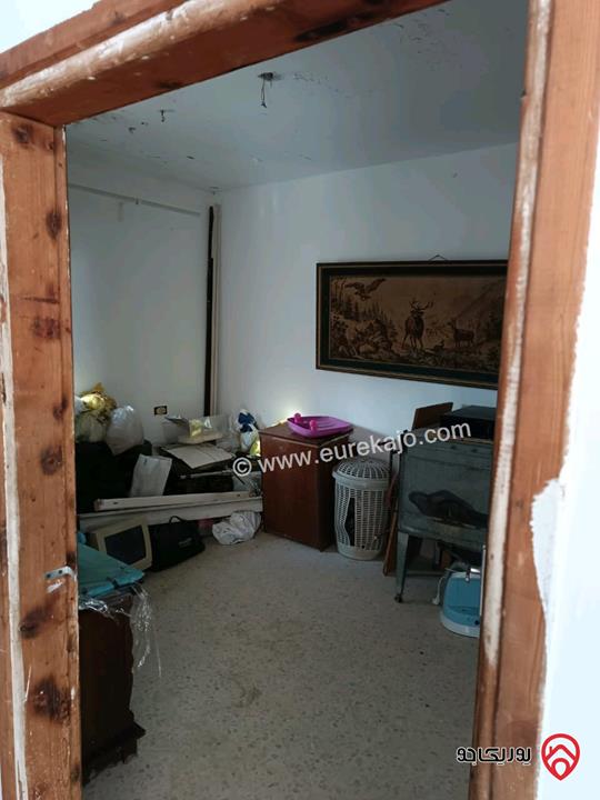 (التواصل فقط عن طريق الواتساب) منزل مع حديقة مساحة 220م على أرض 685م للبيع في اربد - الحي الشرقي