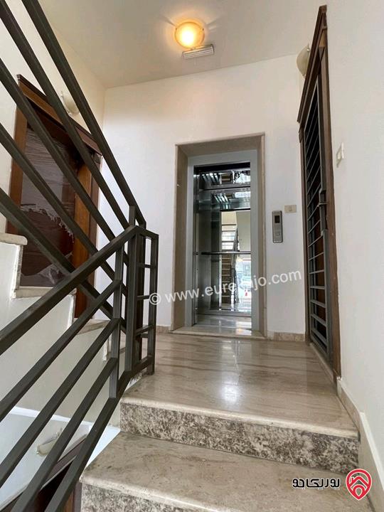 شقة مساحة 135م طابق ثاني للبيع في عمان - ضاحية الرشيد 