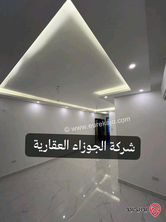 شقة أرضية فاخرة لم تسكن مساحة 150م داخلي و 30م خارجي للايجار في عمان - الياسمين