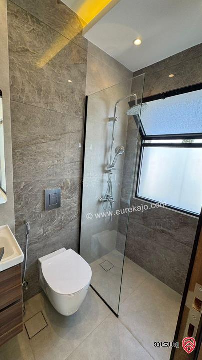 شقة مميزة طابق ثالث دوبلكس مساحة 210م للبيع في عمان - حي الصحابة