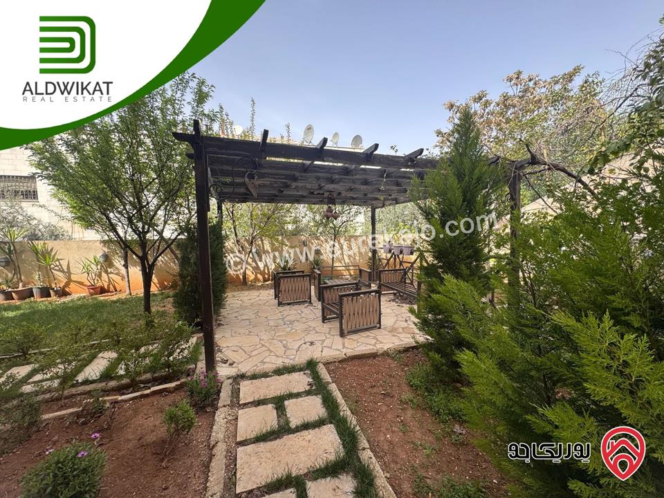 فيلا مستقلة للبيع في عمان - دابوق/ الفردوس مساحة البناء 940م ومساحة الارض 850م ومساحة الحديقة 400م والترس 50م