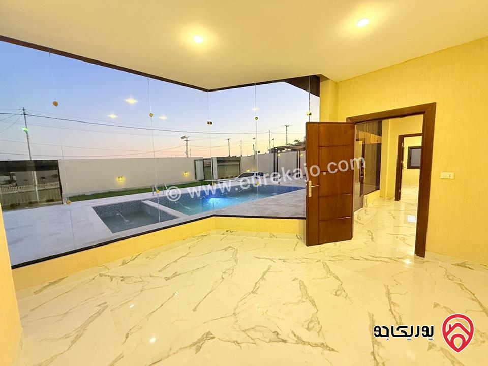 مزرعة داخل كومباوند مغلق مساحة البناء 100م على أرض 500م للبيع في عمان - طريق المطار خلف جامعة الاسراء بالقرب من الشحن الجوي