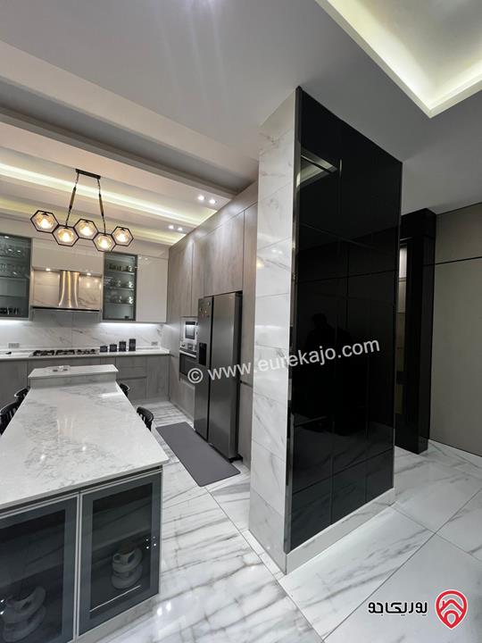 شقة طابق ثالث دوبلكس فاخرة مساحة 240م للبيع مفروشة في عمان - خلدا