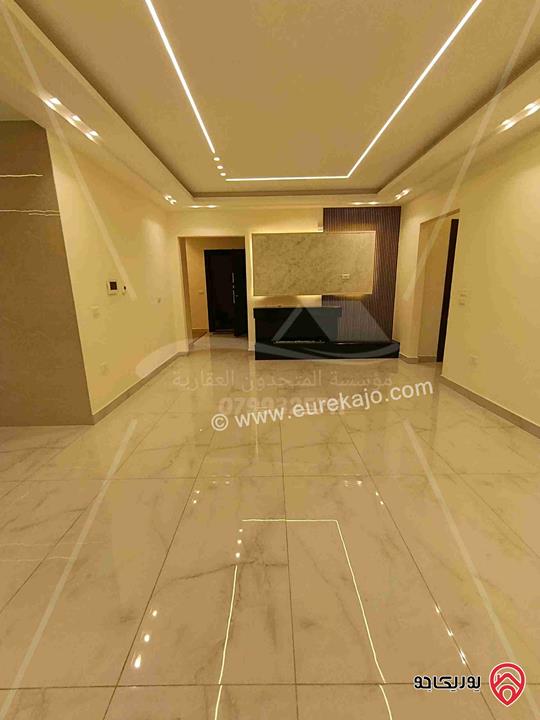 شقة طابقية مساحة 210م جديدة لم تسكن للإيجار الفارغ في عمان - خلدا