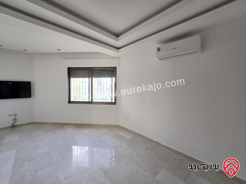 شقة ارضية طابقية مساحة 220 متر مع تراس 60م ومدخل خاص للايجار في عمان - عبدون