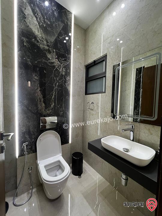 شقة فاخرة جديدة طابق ثالث دوبلكس مساحة 230م للبيع في عمان – خلدا