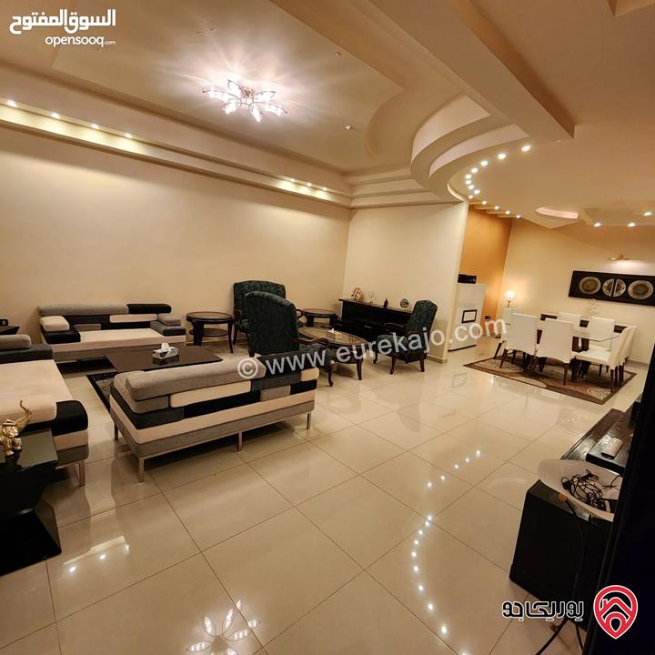 شقة مفروشة أرضية مساحة 241م داخلي و 28م خارجي للايجار في عمان - خلدا