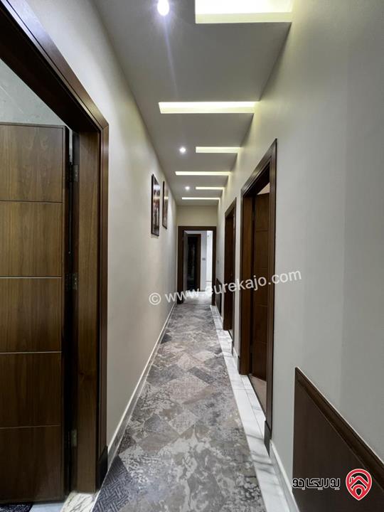 شقة طابق ثالث دوبلكس فاخرة مساحة 240م للبيع مفروشة في عمان - خلدا