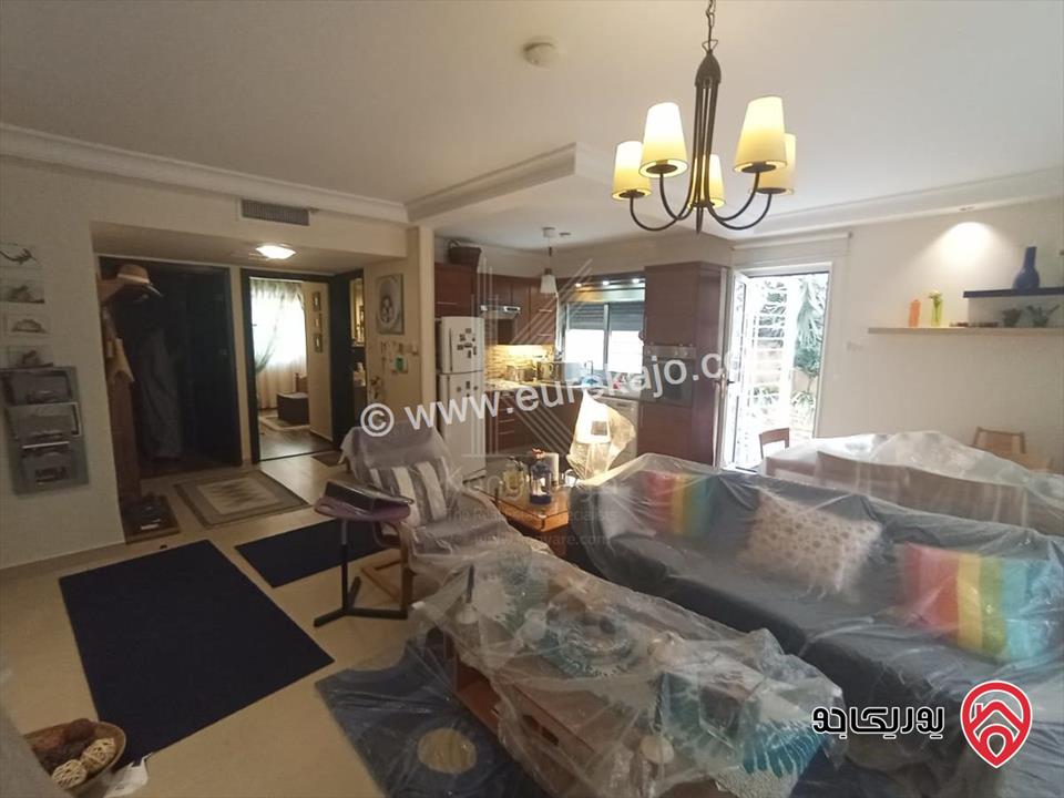 شقة فاخرة مفروشة مساحة 78م داخلي و 150م خارجي للايجار في عمان - دير غبار