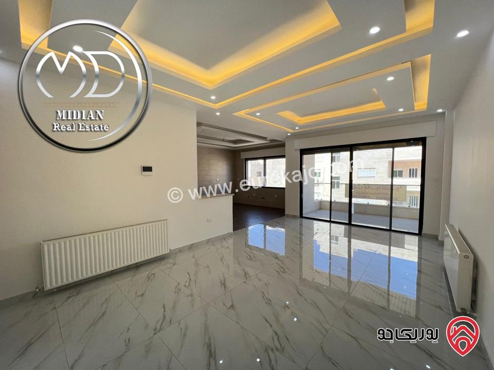 شقة للبيع في عمان - ضاحية النخيل مساحة 245م 4 نوم طابق ثاني تشطيبات ديكورات عصرية فاخرة جديدة لم تسكن
