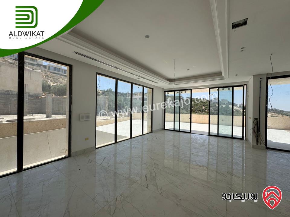 فيلا مستقلة للبيع بالقرب من دابوق / الهاشمية مساحة البناء 700م ومساحة الارض 555م ومساحة الحديقة 150م والترس 200م 