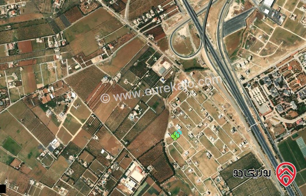 قطعة ارض مميزه جدا مساحة 500م للبيع في عمان - تقع مقابل جامعة الاسراء طريق المطار باتجاه مادبا سكن ج ونسبه البناء 51% منطقة فلل جديدة