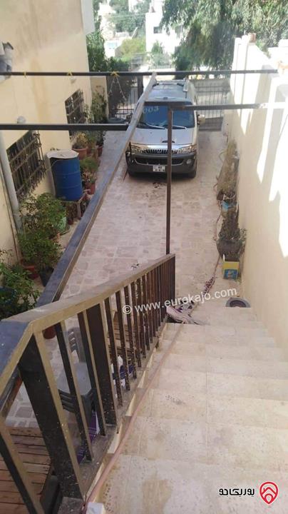 بيت مستقل مساحة 300م على أرض مشتركة للبيع في عمان - صالحية العابد