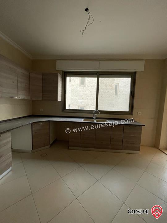 شقة سوبر ديلوكس مساحة 240م طابق ثاني للإيجار في عمان - الكرسي