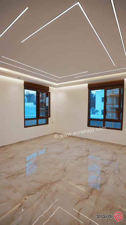 فيلا بتصميم كندي مساحة 462م على أرض 504م للبيع في عمان - بدر الجديدة