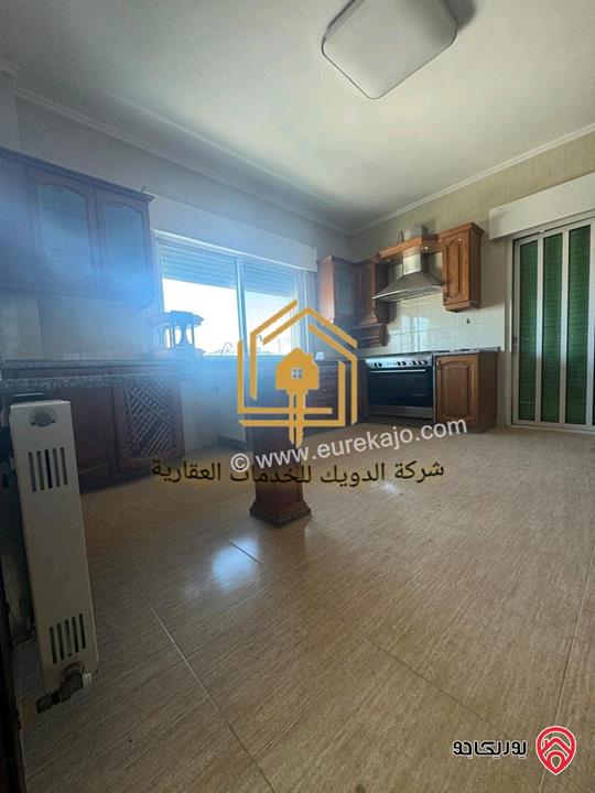 شقة فارغة طابق ثالث مساحة 180م للإيجار في عمان - ضاحية الرشيد 