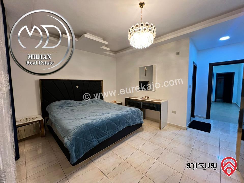شقة للبيع طابق اخير مع روف في عمان - خلدا مساحة 340م مع ترس تشطيبات و ديكورات فاخرة اطلالة رائعة بسعر مميز جداً
