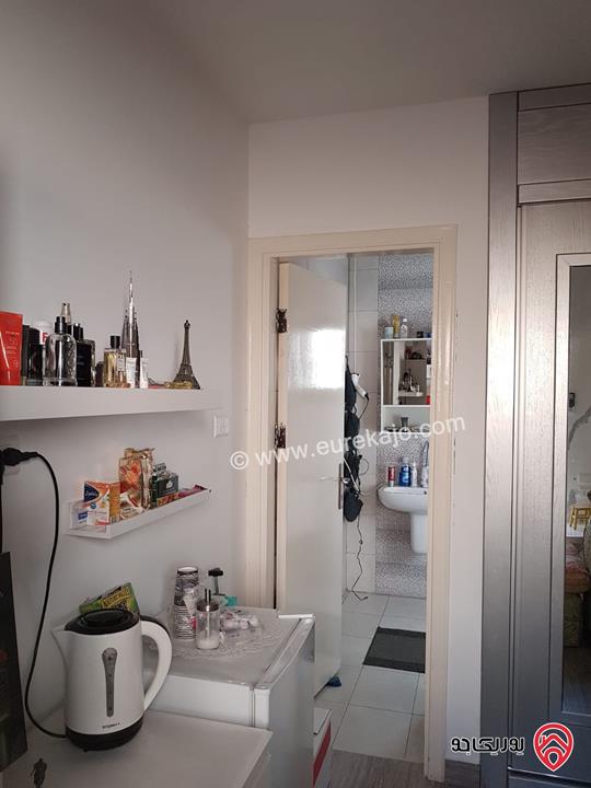 شقة شبه أرضية مساحة 200م مع حديقة 100م للبيع في عمان - الصويفية