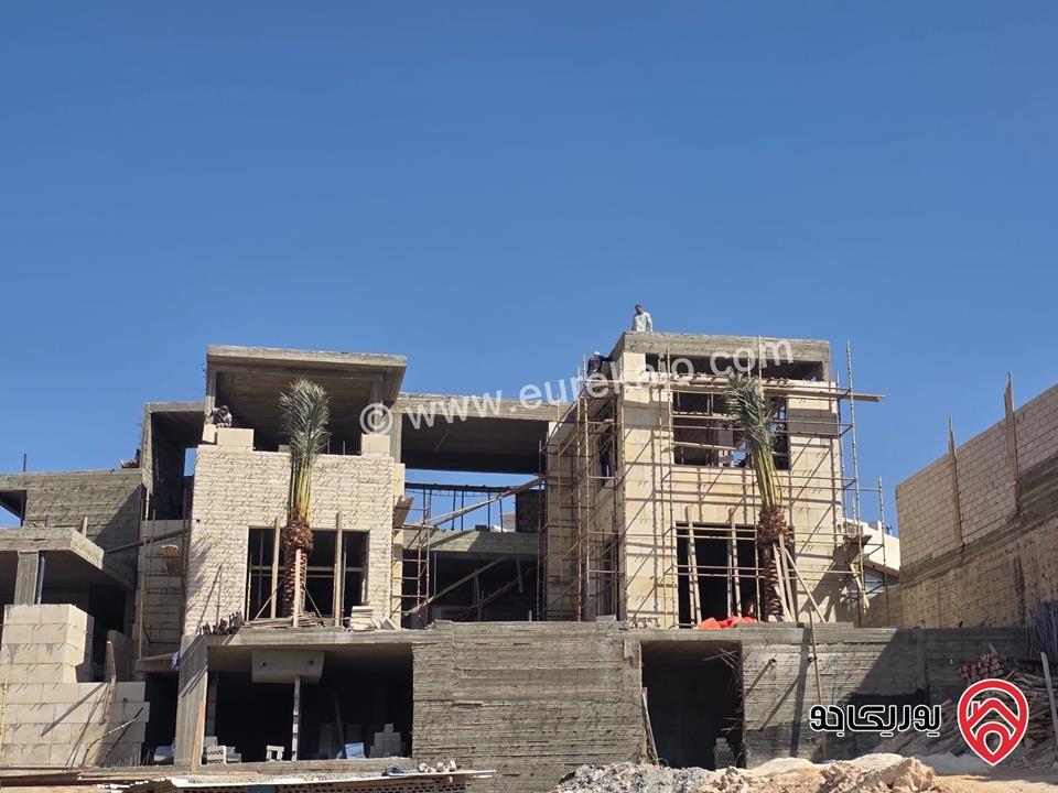 فيلاعدد 2 مساحة البناء 500م لكل فيلا على أرض المساحة الكلية 1 دونم للبيع في عمان - دابوق 