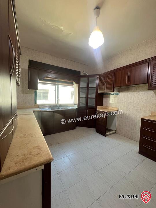 شقة طابق ثالث مساحة 100م للايجار في عمان - تلاع العلي 