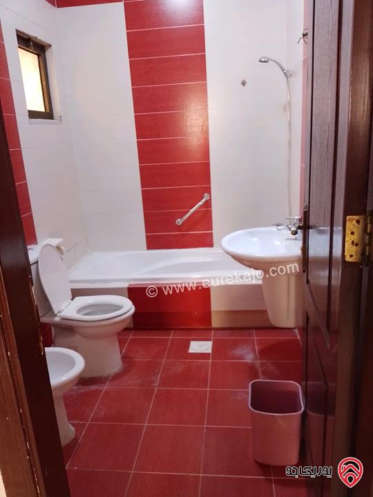 شقة مساحة 194م طابق ثاني للبيع في عمان - الجبيهة