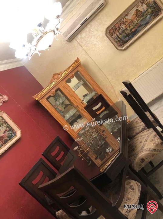 شقة فاخرة طابق ثالث مساحة 200م للايجار ( شهري 500 دينار او سنوي 5000 دينار) في عمان - الرابية