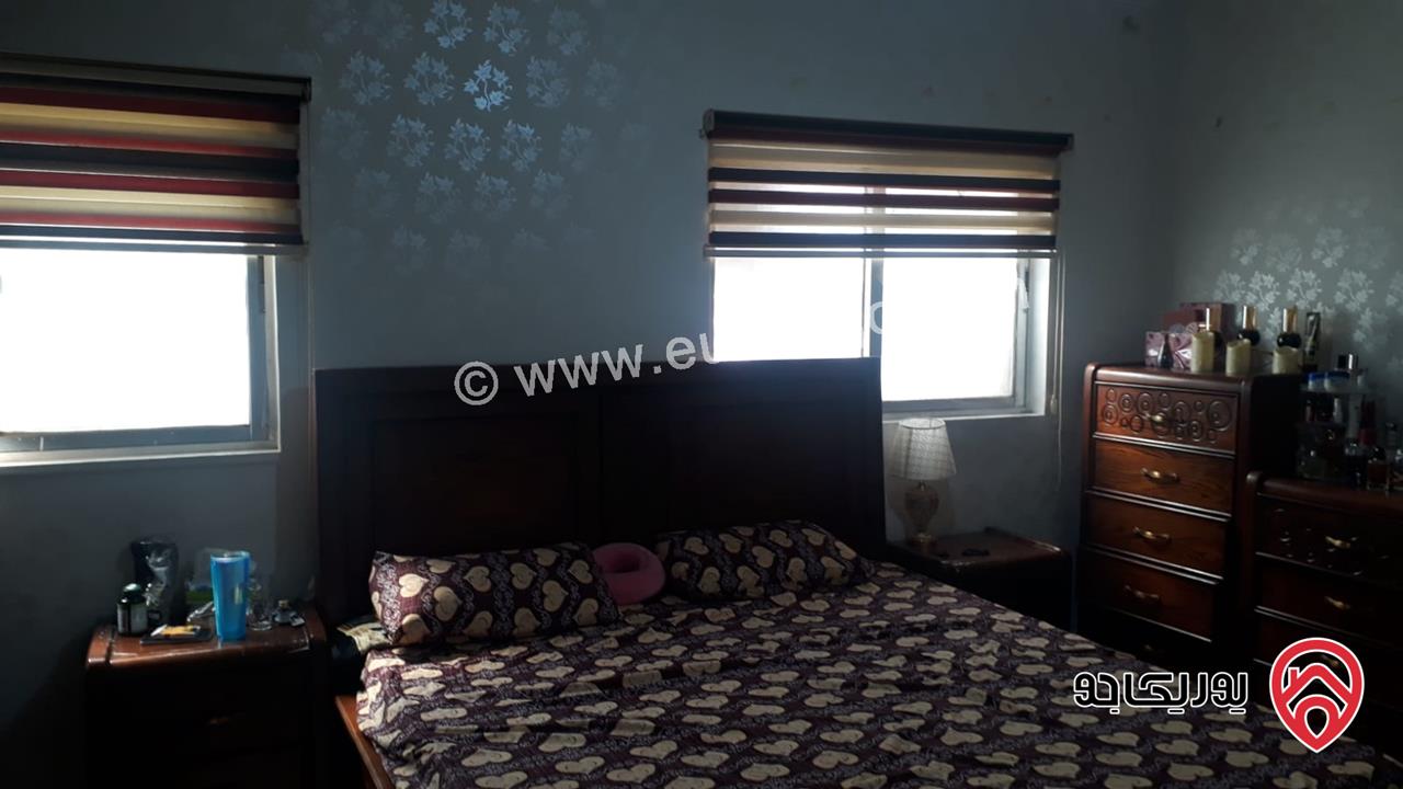 شقة طابقية طابق اخير مساحة 140م للبيع في عمان - جبل الاخضر  