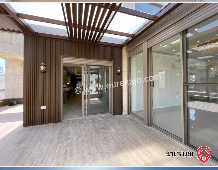 شقة طابقية (سكن خاص)مساحة 464م بإطلالة بانورامية منفردة و جميلة جداً على السيتي مول و حدائق الحسين وبالقرب من مكة مول للبيع في عمان - ام السماق  
