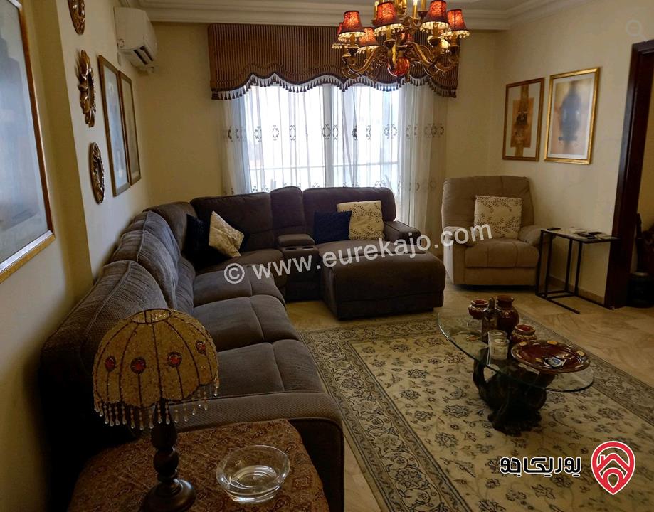 شقة مفروشة مساحة 300م داخلي و 300م خارجي للايجار في عمان - الرابية